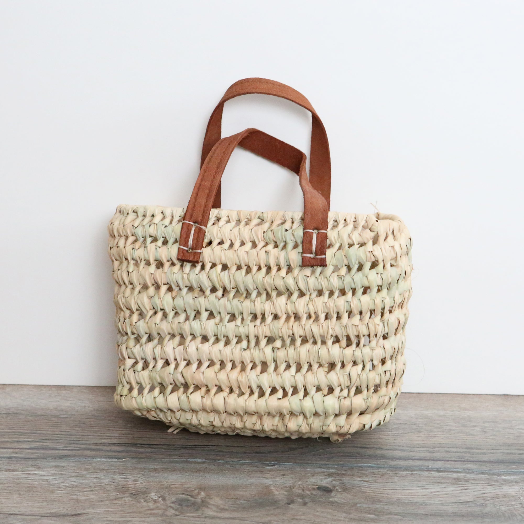  Handwoven Straw Bag,Round Straw Bag,Straw Handbag,Straw Basket  Bag,Basket Bag,Mini Straw Tote,Straw Beach Bag,Beach Basket Tote,Round  Straw Basket Bag : Handmade Products