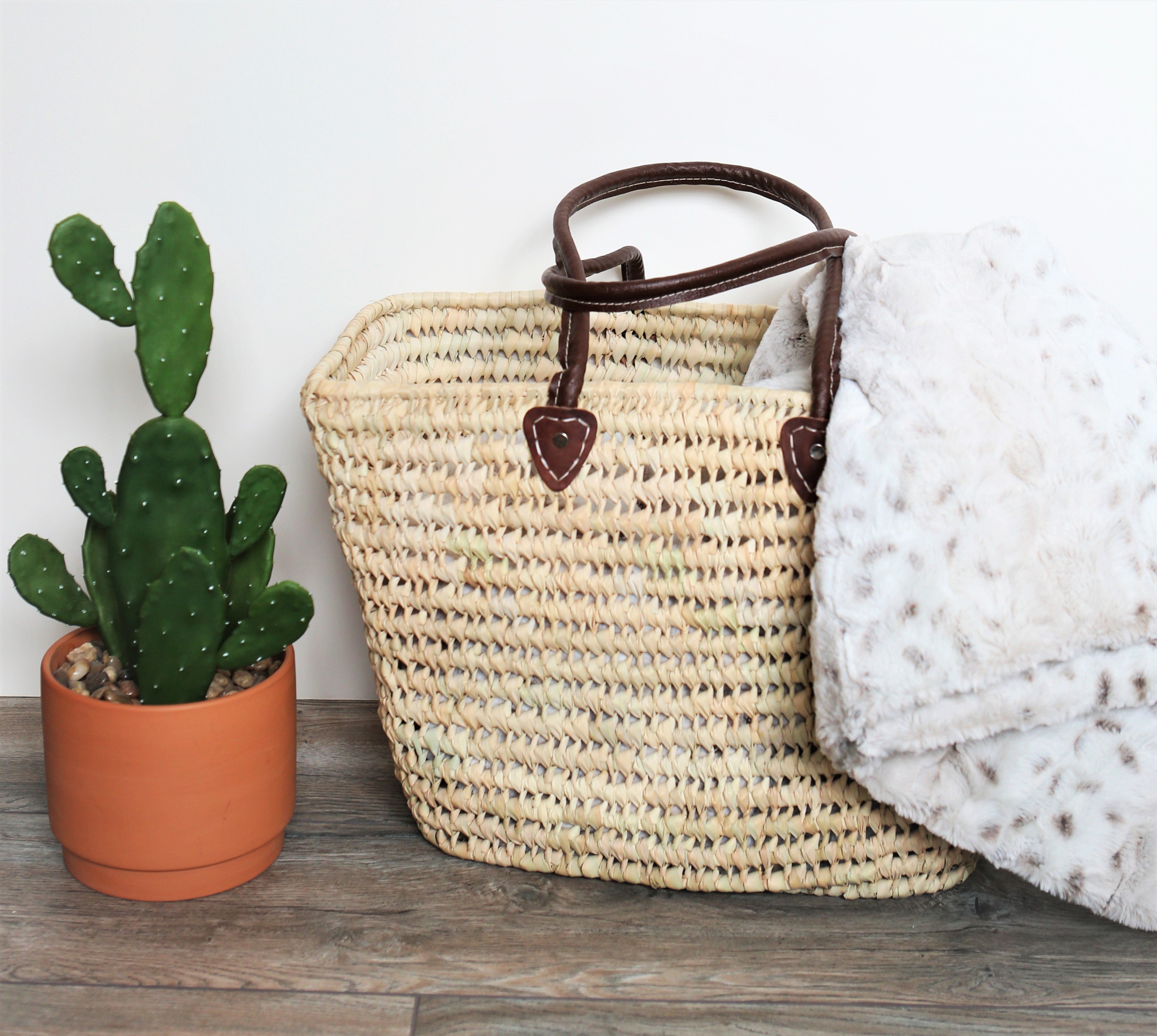 Round Straw Bag Medium Wicker Basket Natural Handles : French 